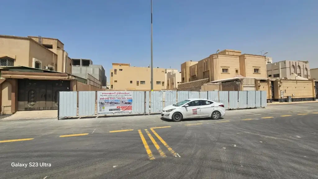 هدم فلة سكنية بحي الشفاء